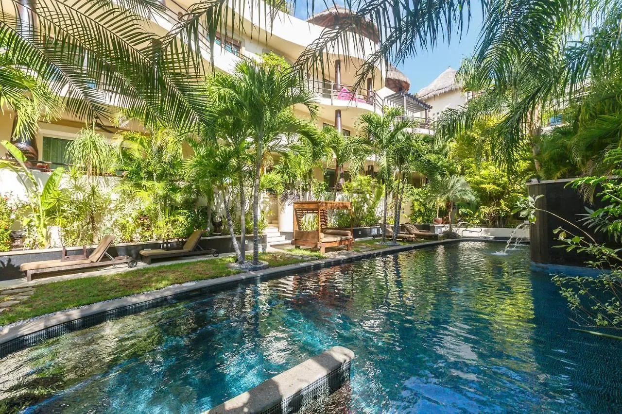 El Taj Oceanfront And Beachside Condo Hotel Playa del Carmen Mexico