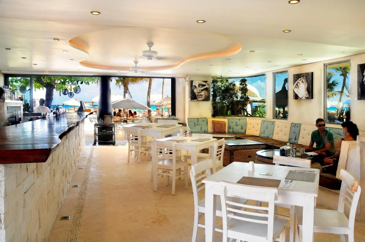 El Taj Oceanfront&Beachside Condo Hotel Playa del Carmen