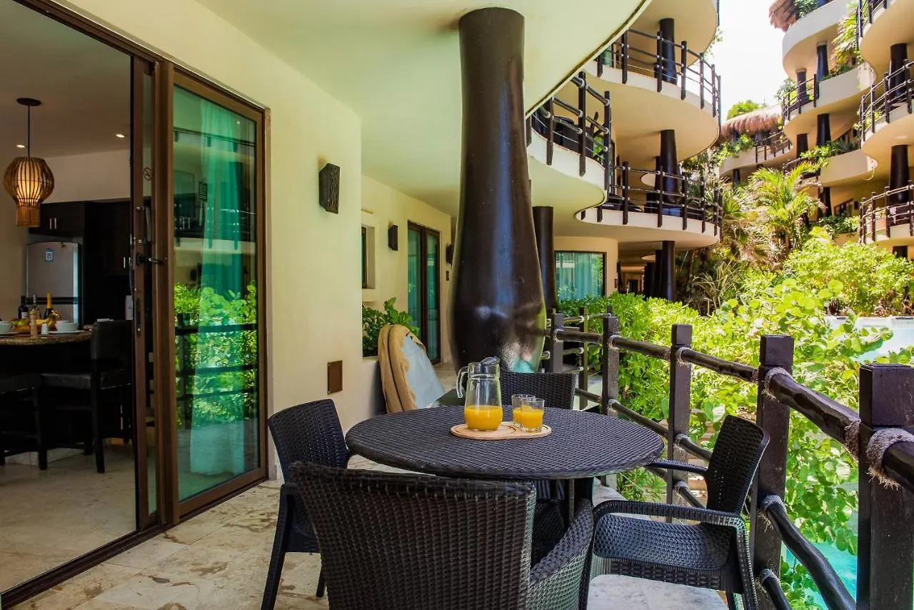 El Taj Oceanfront And Beachside Condo Hotel Playa del Carmen