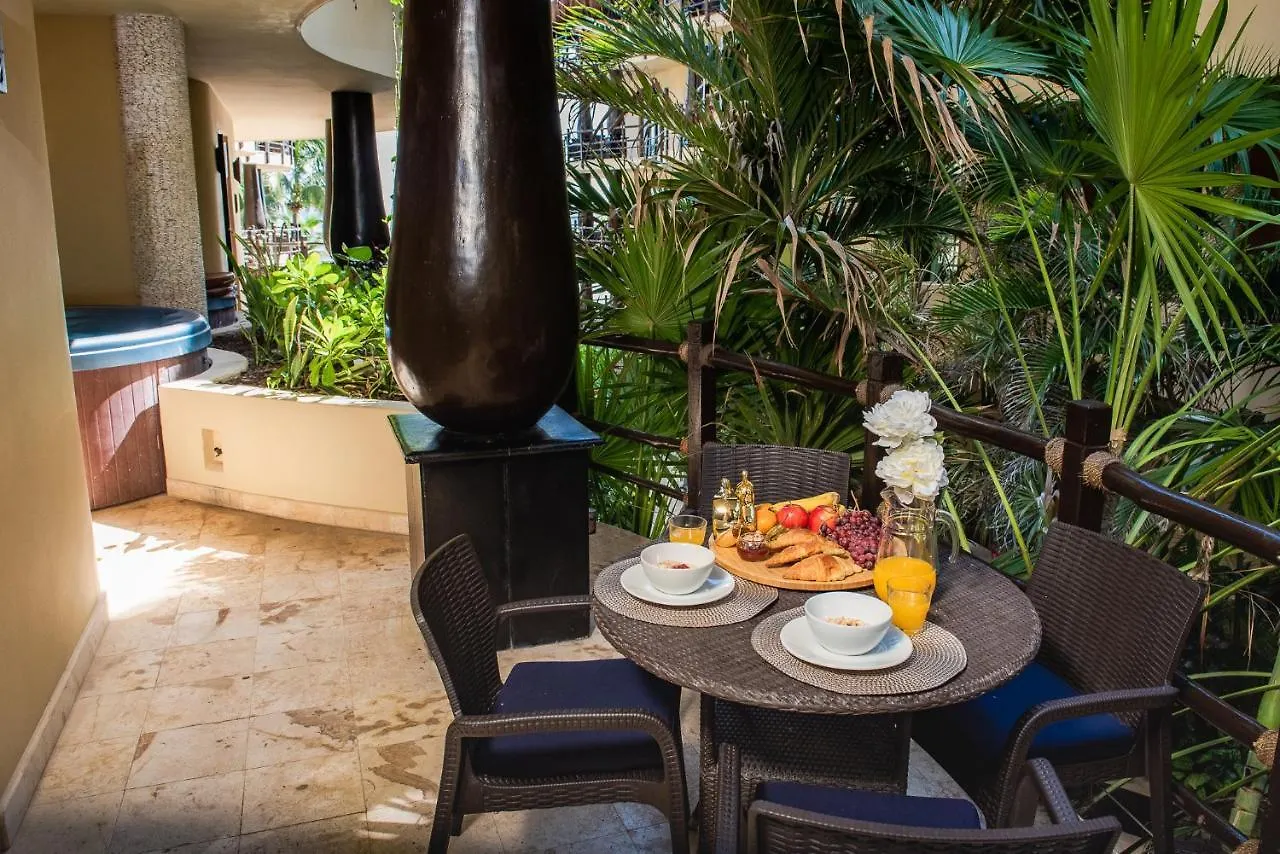 ****  El Taj Oceanfront And Beachside Condo Hotel Playa del Carmen Mexico