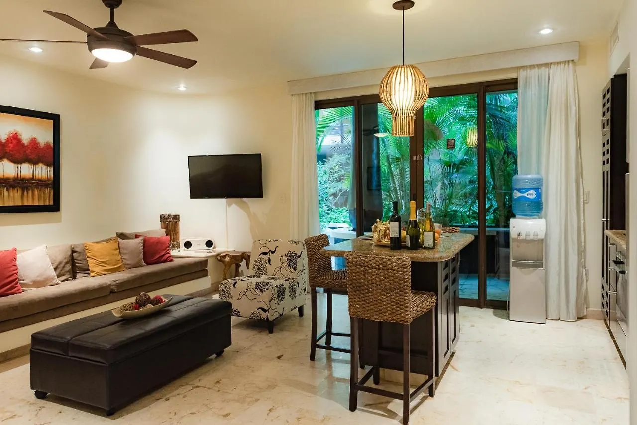 El Taj Oceanfront And Beachside Condo Hotel Playa del Carmen