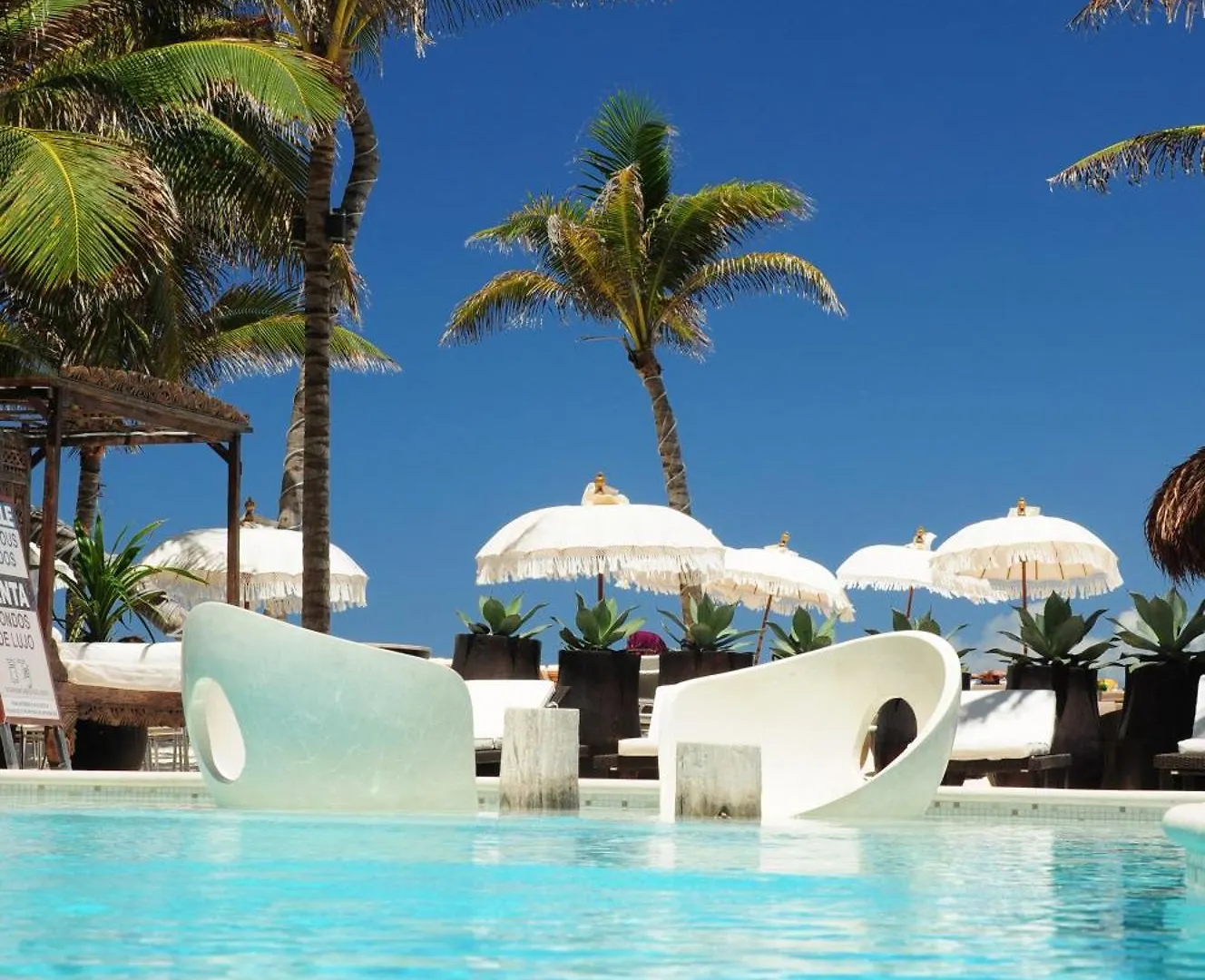 El Taj Oceanfront And Beachside Condo Hotel Playa del Carmen