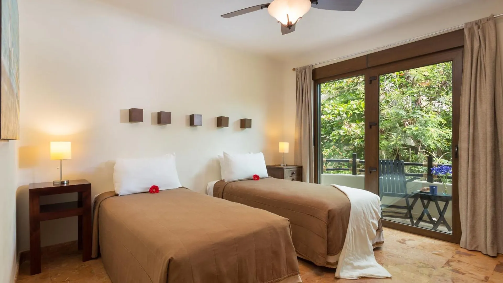 El Taj Oceanfront And Beachside Condo Hotel Playa del Carmen Mexico