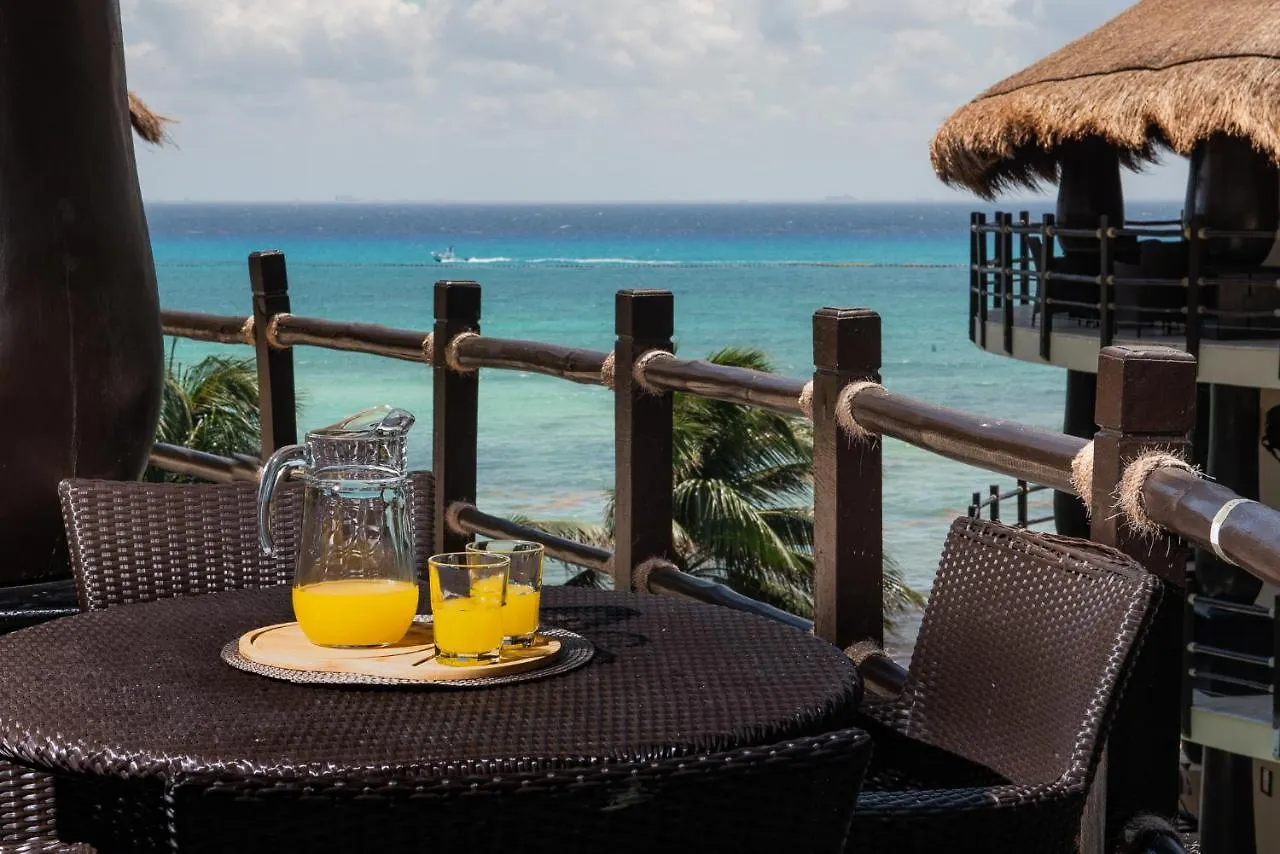 El Taj Oceanfront And Beachside Condo Hotel Playa del Carmen