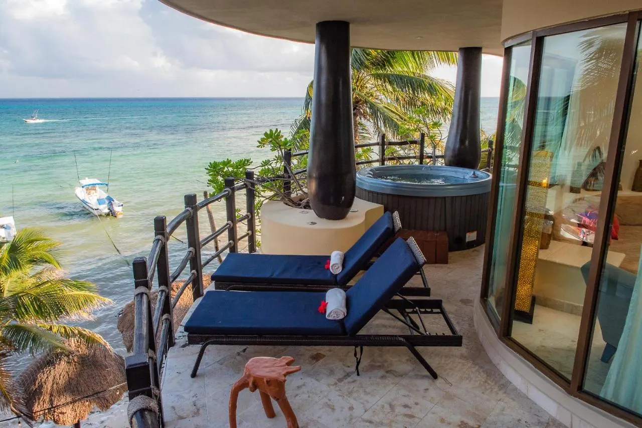 El Taj Oceanfront And Beachside Condo Hotel Playa del Carmen