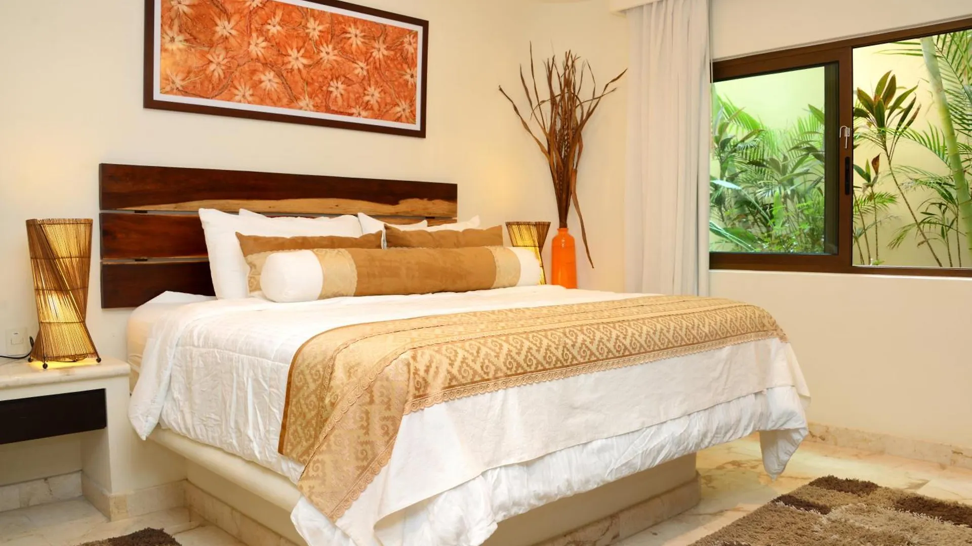 El Taj Oceanfront And Beachside Condo Hotel Playa del Carmen